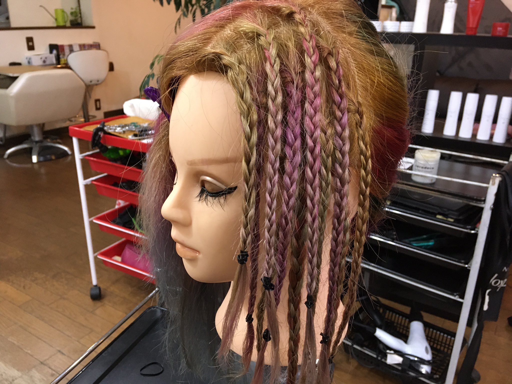 ট ইট র Toshiの悪あがき シーズン1 ブレイズ編み方 ブレイズ髪型 ブレイズ 三つ編みブレイズ コーンロウ の 編み方 初心者でも簡単 コーンロウ編み方 裏編み 三つ編み コーンロウ編み込み 片編み込み フィッシュボーン