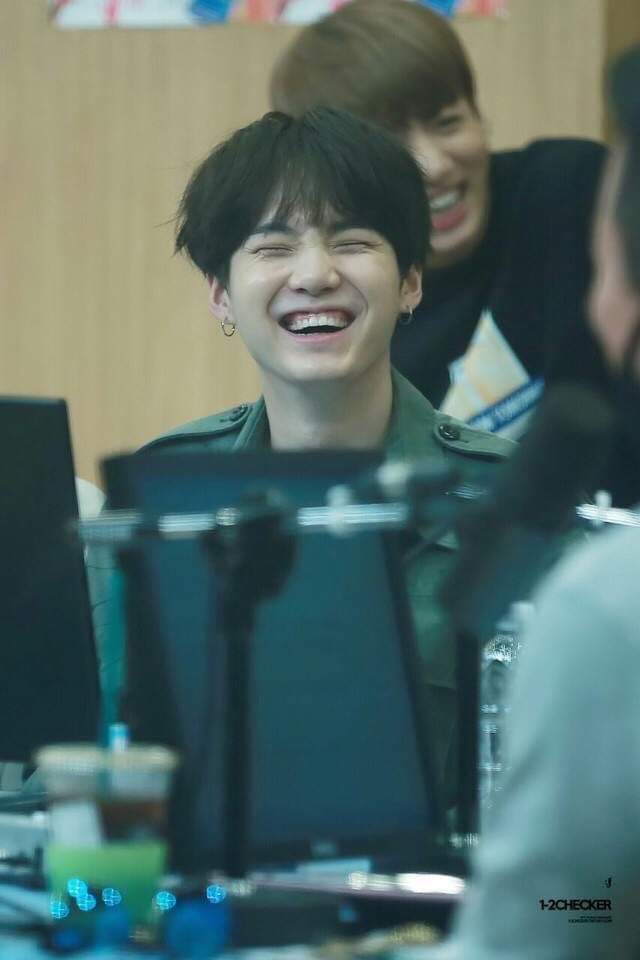 PhaSinon's tweet photo. #Yoongiwonderful
#Yoongicute
#yoongibeautiful
#yoongiNice
#Yoongilovely
#yoongi_we_love_you
#yoongi_beautiful
#YoongiArmyPurpleYou
#yoongicool
#Yoongigenius
#Yoongihandsome
#Yoongi_you_are_the_best https://t.co/nfAKXoxyBq