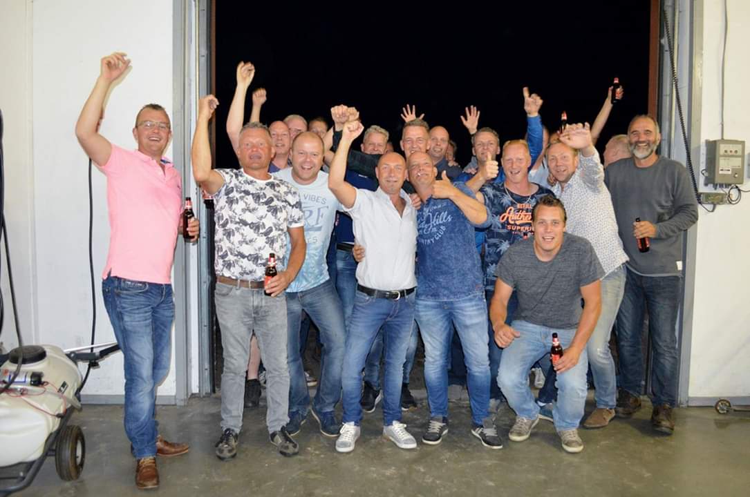 📢OPROEP📢
SCV 4 speler <a href="/TheunPlantinga1/">Theun Plantinga</a> kreeg een speciaal verzoek binnen de <a href="/SCVeenwouden/">SC Veenwouden</a> familie, wat Theun graag via SCV 4 onder aandacht wil brengen.
Een oproep van het gezin Bizimana, die wij uiteraard steunen. Want iedereen, waar ook ter wereld, heeft recht om te sporten: