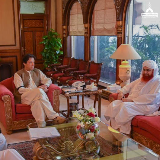Nigran e Shura Maulana Imran Attari and Minister of Religious Affairs &amp; Interfaith Harmony, Noor Ul Haq Qadri met Prime Minister Imran Khan at PM’s office today.

<a href="/IamImranAttari/">Maulana Imran Attari</a>
<a href="/ImranKhanPTI/">Imran Khan</a>

#Dawateislami #PMImranKhan
