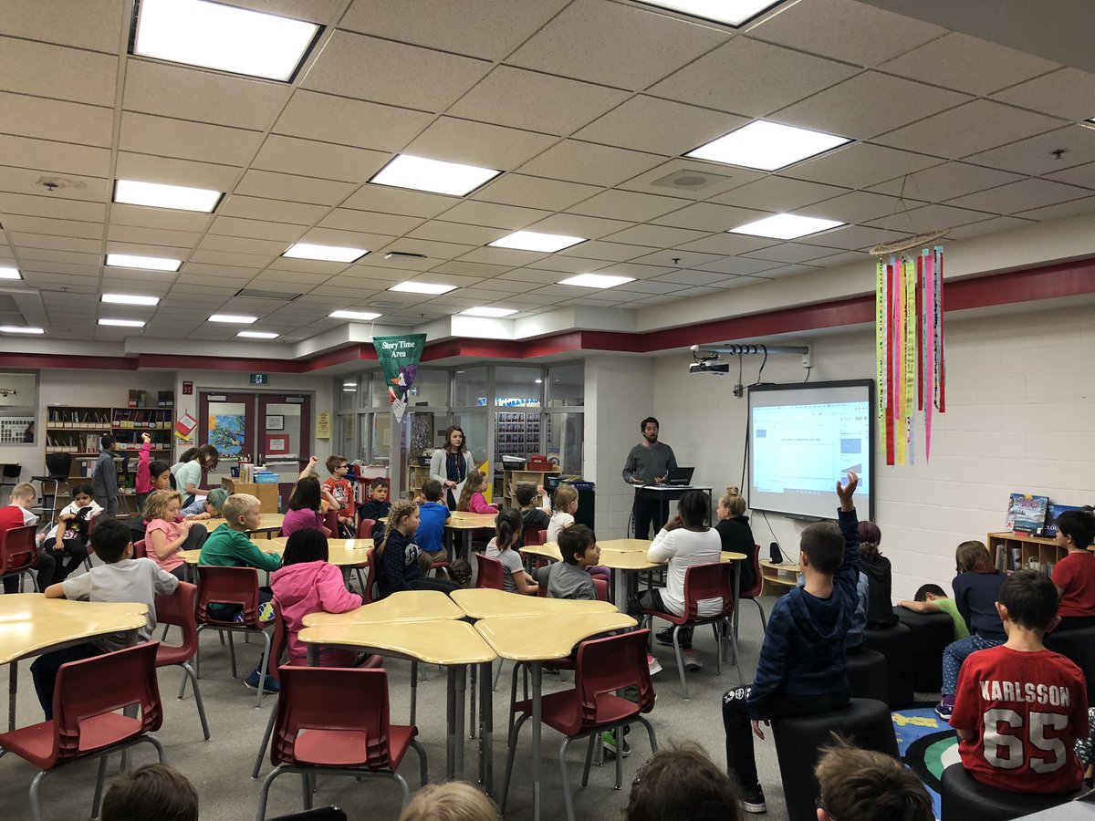 StJamesOCSB's tweet photo. Grade 4s working and thinking together. Co-creating what Collaboration looks/sounds like before their second task. Using feedback and group/self assessment. #JamOcsb #ocsb https://t.co/58cuIRcMMd