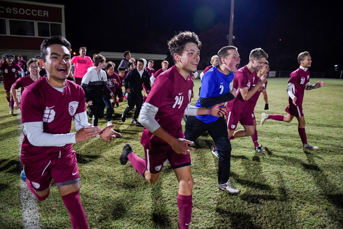 MlawrenceMike's tweet photo. A great high intensity game as the Colonels head to the regional finals with a win over Hopkinsville. Gallery and story link. https://t.co/nwvocxdbK3 #hchscolonels #hchssoccer https://t.co/qzB7Hw7Ea6