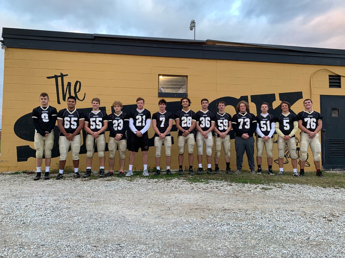 Delone_Catholic's tweet photo. Tonight, we will honor our senior players at J.T. Flaherty Field at 6:20 p.m. We are so very proud of these fine, young gentlemen and have enjoyed watching them mature as students and athletes. #dchsclassof2020 #squirenation #onceasquirealwaysasquire #youwillbemissed https://t.co/4hplwd2Wfo