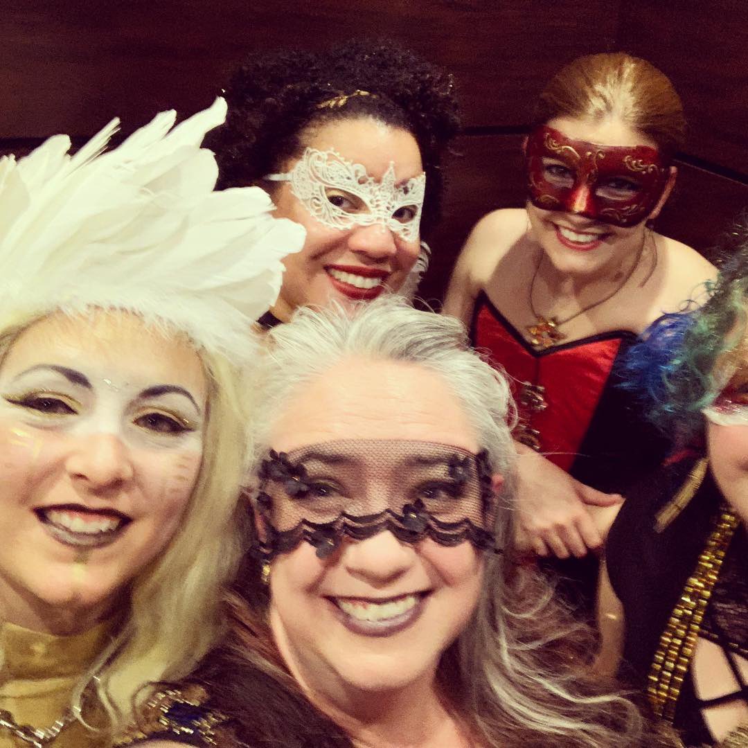 SharpSweetBella's tweet image. I can’t recommend this event enough. This will be the 3rd year I’m going, 2nd as Dowyane of Dahlia House. If you are a fan of #KushielsDart #roleplay or @JCareyAuthor, this is THE event for you.