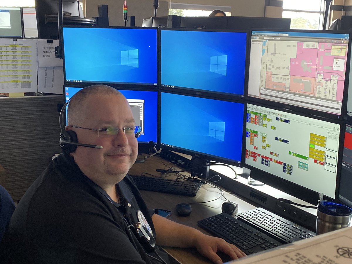 ACDCdispatch's tweet image. Congrats to our own, Lester, named November Village of Addison Employee of the Month 🏆💛⭐️ #ACDCpride #AddisonAdvantage