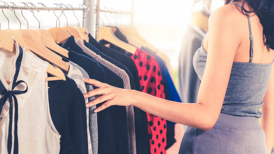 CPRIllinois's tweet photo. Do you find that you never know what to wear for a business event? Check out this cool guide to dress professionally for any event: https://t.co/c8EMOdguC3 https://t.co/7jOvp2lzLM