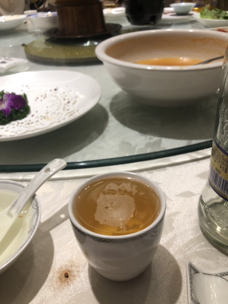 lbbsqns's tweet photo. 我实在没办法接受酒精带来的焦虑和自卑 https://t.co/dGepCD9xJn
