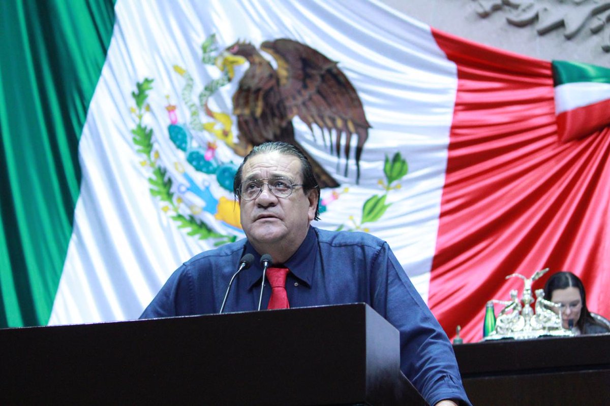 Subimos a tribuna a nombre de los @DiputadosPTLXIV para hablar a favor sobre el dictamen por el que se reforma la ley de ingresos sobre el tema de Hidrocarburos, derivado de la reforma constitucional a los art 27 y 28 que modifica la naturaleza jurídica de petróleos mexicanos.