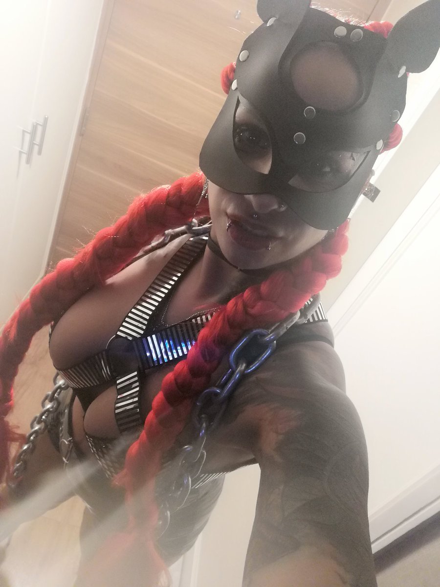 Leather and chains bitches. Get ready for me... GODDESS on her way 😈