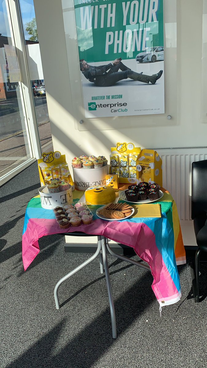 F6’s bake sale is going well! Who doesn’t want cake on a Friday?! #CIN #SU4 <a href="/Ambermae_ERAC/">Amber</a> <a href="/ERAC_NorwichCC/">ERAC - Norwich City</a>
