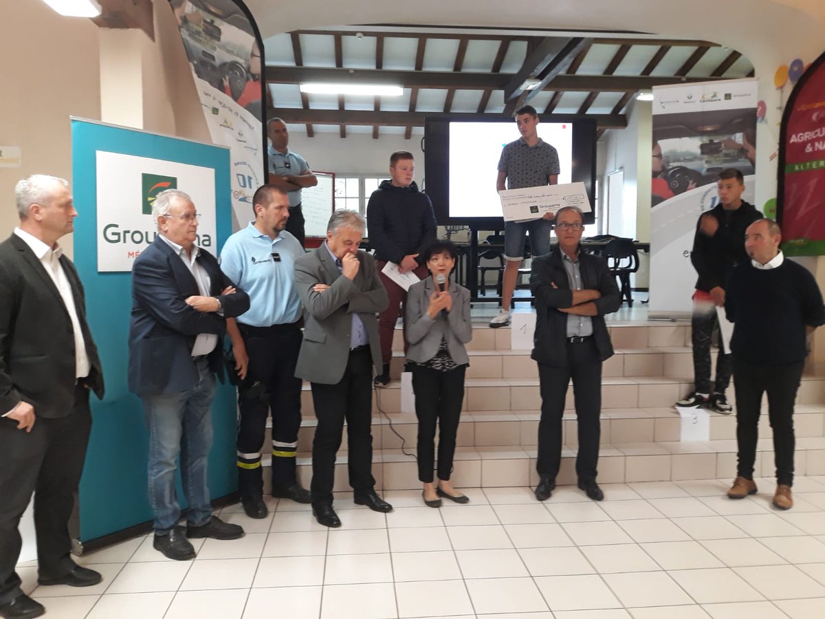 GroupamaMed's tweet photo. Fin de l'Opération 10 de conduite jeune menée cette semaine à la maison familiale rurale de Richerenches. De belles opérations de #prévention, #sucuriteroutiere, destinées à #sensibiliser les jeunes aux risques routiers https://t.co/O9rKAHNyZc