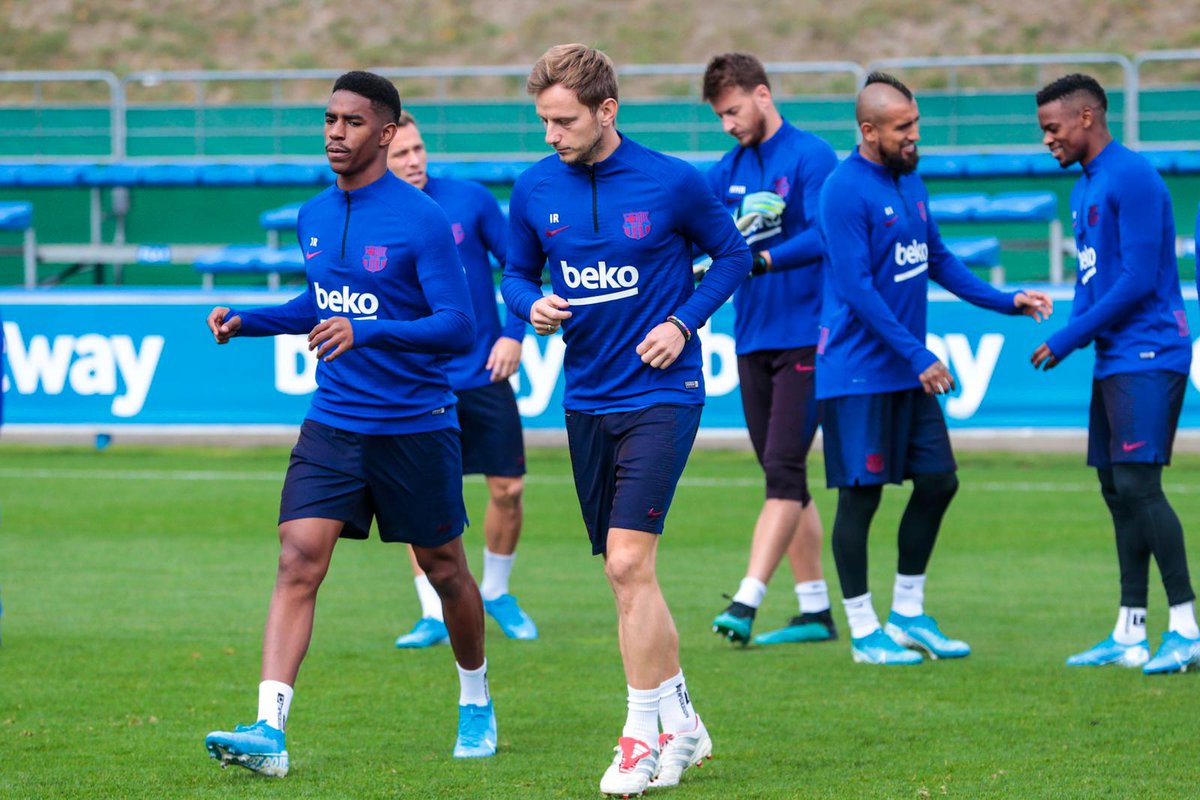 FCBarcelona's tweet photo. 📍 Vitoria-Gasteiz, Spain

Final workout before Saturday’s #EibarBarça https://t.co/EGQYOPvY4B