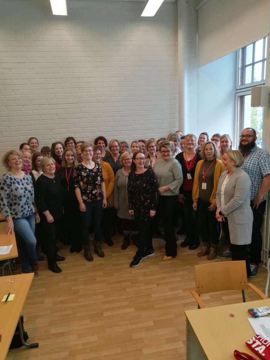 Aina yhtä vaikuttunut meidän porukan tekemästä työstä👏. Muistityön asiantuntijat Muistiluotsit jakamassa osaamistaa Tampereella! <a href="/Muistiluotsit/">Muistiluotsiverkosto</a> #tehdäänyhdessä #uusistrategia #voimaantumisenvahvistaminen