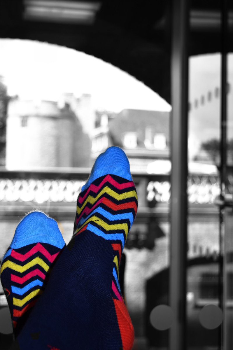 Feet up Friday... Ideal after a long week in the office 👏 #FridayFeeling

quietrebellion.com/collections/sh…