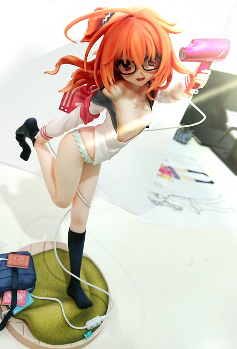 おまけ どちゃくそ寝坊して慌てて支度したらテンパりすぎて着る順番がめちゃくちゃになりこの後滑ってコケるしどうにか学校についたら自分がノーブラなことに気づくめぐるの図