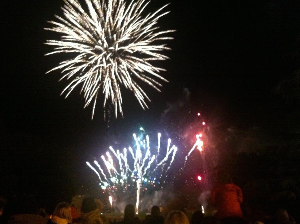 Colwyn Bay Bonfire Night 2019

The event is free, 50% of the donations are given to charity

📅 Tues 5th Nov
📍 Eitias Park #ColwynBay
🔥 bonfire lit at 7.15pm
🎆 7.30pm.

Photo: Bay of Colwyn Town Council @BayofColwyn 

THIS EVENT IS NOT ORGANISED BY COLWYN BID