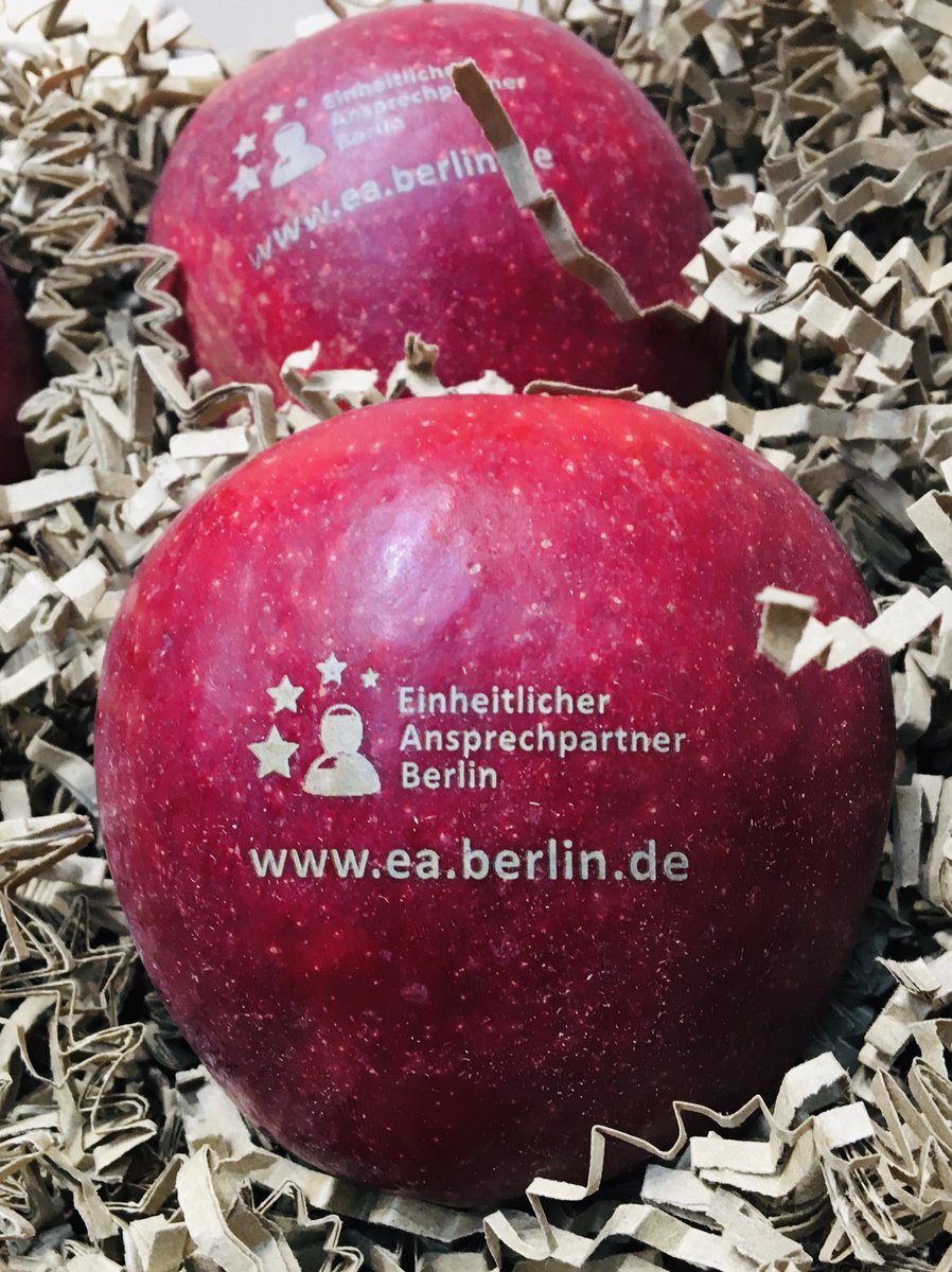 Berlin_EA's tweet photo. Nachhaltig und lecker bei der #deGUT am Stand von Einheitlichen Ansprechpartner 😊 #EABerlin https://t.co/FJduS71dyb