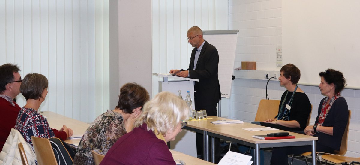 Eröffnung der Konferenz "Best practices of collaborating with members of source communities on museum and archival collections" durch Vizepräsident Prof. Dr. Rolf van Dick (<a href="/vandick12/">Rolf van Dick</a>), Judith Blume und Gertrud Boden.
#Afrikanistik <a href="/goetheuni/">Goethe-Universität</a>
