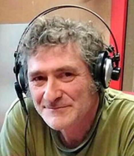 <a href="/EducacionUsal/">Facultad de Educación USAL</a> <a href="/usal/">Universidad de Salamanca</a> @UCM_fghis <a href="/unicomplutense/">Complutense</a> @DFEspanyola <a href="/UABBarcelona/">Universitat Autònoma de Barcelona</a> <a href="/GEXEL4/">GEXEL</a> <a href="/culturagob/">Ministerio de Cultura</a> <a href="/justiciagob/">Ministerio de la Presidencia, Justicia y R. Cortes</a> <a href="/FilologiaUsal/">Filología USAL</a> <a href="/CeltasCortos/">Celtas Cortos</a> <a href="/CSICdivulga/">CSIC Divulga</a> <a href="/bibliotecasCSIC/">Red de Bibliotecas y Archivos del CSIC</a> <a href="/casaconchas/">Biblioteca Salamanca</a> <a href="/LaGacetaSA/">La Gaceta de Salamanca</a> <a href="/AsociacionACAL/">Archiver@s de CyL</a> <a href="/AcalRep/">Reporteros de ACAL</a> <a href="/aytoSalamanca/">Ayuntamiento Salamanca</a> <a href="/culturacyl/">Cultura Castilla y León</a> <a href="/Salamanca_ven/">Turismo Salamanca</a> <a href="/CSIC/">CSIC</a> <a href="/upsa/">UPSA</a> <a href="/IesVaguada/">IES_Vaguada</a> <a href="/educaINTEF/">Educación INTEF</a> <a href="/educaciongob/">Ministerio de Educación, FP y Deportes</a> <a href="/ArchiverosAST/">Archiveros de Asturias (AAPA)</a> <a href="/gamm_archiveros/">GAMM_Archiver@s</a> <a href="/PatrimonioCM/">Patrimonio Histórico y Archivos▪️Comunidad Madrid</a> <a href="/arxivers/">Arxivers Valencians</a> <a href="/aaaArchiveros/">aaa - Archiveros</a> <a href="/ArchiverosEx/">Archiveros Extremadu</a> <a href="/Noticias_Aemic/">AEMIC</a> <a href="/f_indaprieto/">Fundación Indalecio Prieto</a> <a href="/flargocaballero/">Largo Caballero</a> <a href="/archivoFPI/">Archivo de la Fundación Pablo Iglesias</a> <a href="/ccemx/">Centro Cultural de España México</a> <a href="/IMEXEsp/">Instituto Cultural de México en España</a> <a href="/casamerica/">Casa de América</a> <a href="/archivo_uah/">Archivo UAH</a> <a href="/Exiliorepublic1/">Exilio Republicano</a> <a href="/des_exilio/">Descendientes Exilio</a> <a href="/AGNMex/">AGNMéxico</a> <a href="/AGNArgentina/">Archivo General</a> <a href="/largocaballerof/">Fundación Francisco Largo Caballero</a> <a href="/archivosclm/">Portal de Archivos de Castilla-La Mancha</a> <a href="/ALAArchivos/">ALA</a> <a href="/Iberarchivos/">Iberarchivos</a> LaFugaDeCerebros #CDMH - <a href="/usal/">Universidad de Salamanca</a> #Salamanca #18Oct
Ponencias III. Las fuentes del #exilio. #Fotografía
📌 Aku Estebaranz (arqueologiadeimagenes.com)
✏️ Los dos exilios del fotógrafo antifascista Walter Reuter
Walter Reuter en #PARES 👉bit.ly/2py1vMa
#MemoriaDelExilio