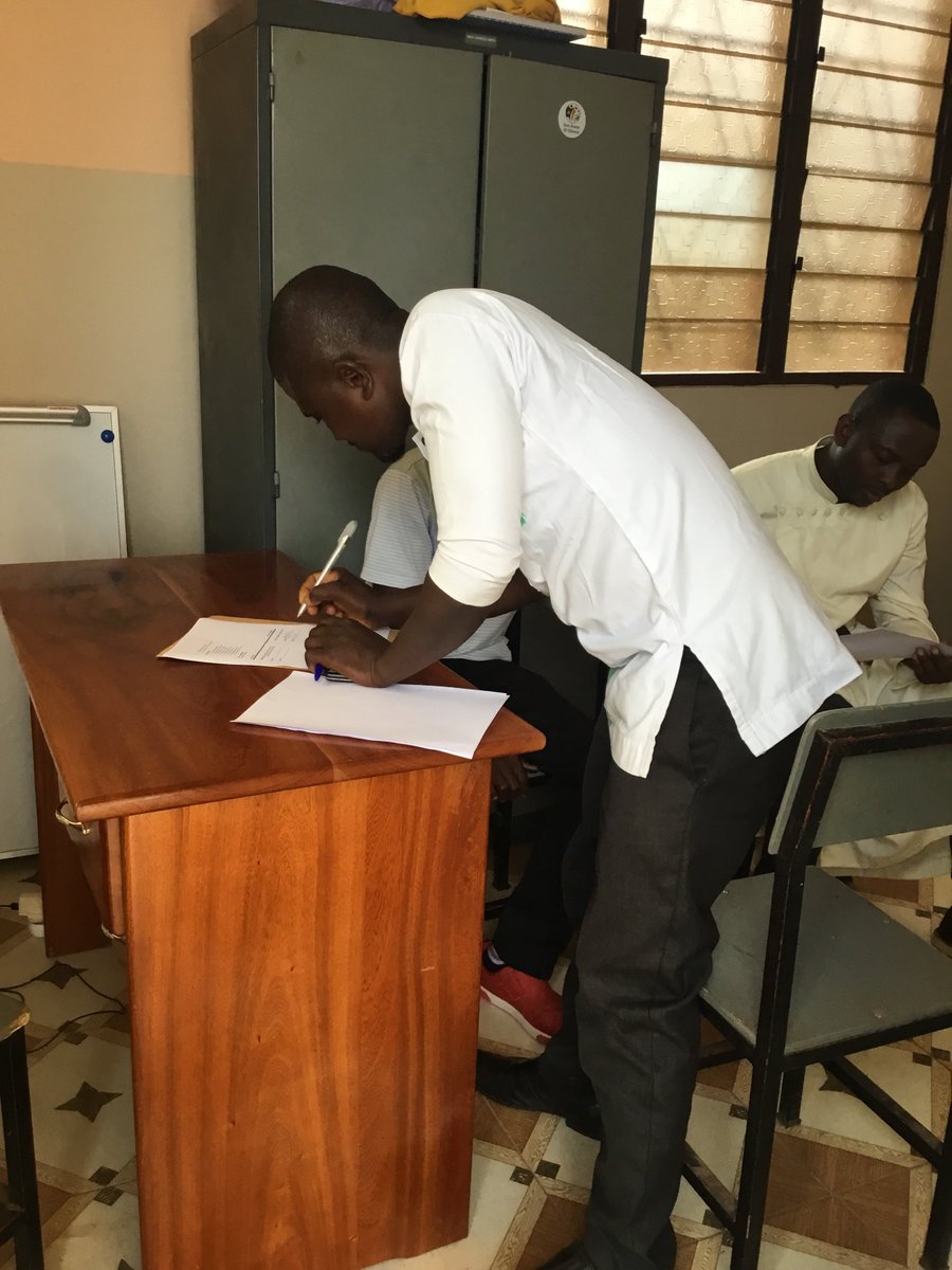 #Ghana, #fattoriedidattiche - 2

Le mentorship farms saranno oggetto di un rinnovamento tramite l’utilizzo di un approccio organico all’agricoltura, che promuove le buone pratiche agricole che non depauperano la biodiversità e la foresta pluviale.