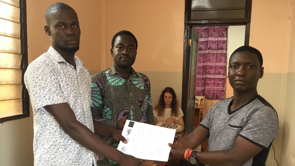 StopTratta's tweet photo. #Ghana, #fattoriedidattiche - 2

Le mentorship farms saranno oggetto di un rinnovamento tramite l’utilizzo di un approccio organico all’agricoltura, che promuove le buone pratiche agricole che non depauperano la biodiversità e la foresta pluviale. https://t.co/ZwFbRstT76