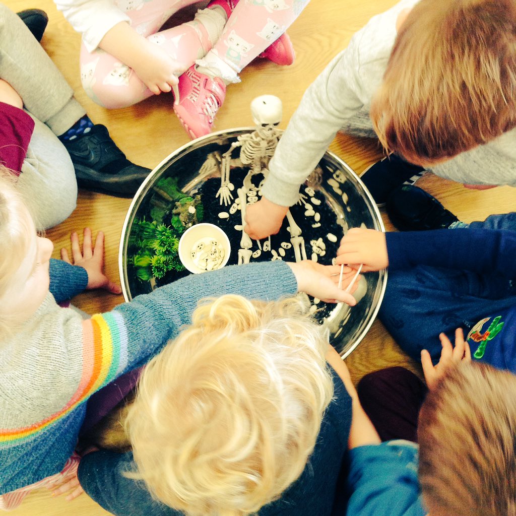 AshbridgeMaxy's tweet photo. We have been brave to explore a spooky play pot. Preschoolers had a challenge to save the ghosts from funny skeleton and count as we go. We also did actions and moved to the song 'them bones them dancing bones' 🎶🎤💀 #EYTalking  #finemotorskills @NDNAtalk #EarlyExcellence https://t.co/HOsZsBHje7