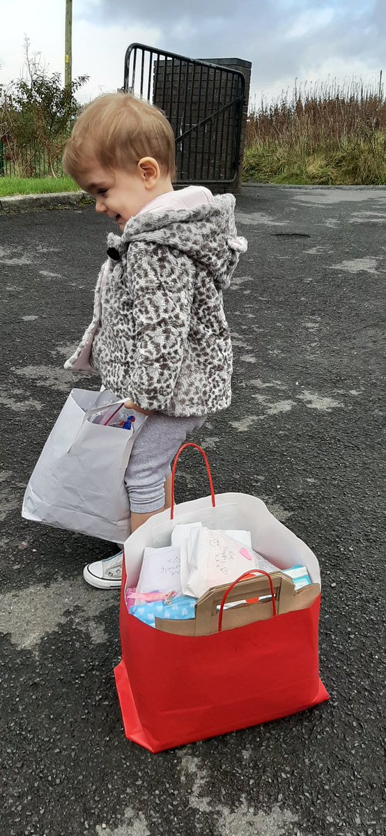 RBProjectRosso's tweet image. Last drop offs done.

I was still pregnant with Indie when I started the project.
She has come to near enough every drop off, collection and meeting over the past 18 months.

Seems fitting that she delivered our last top ups today.
