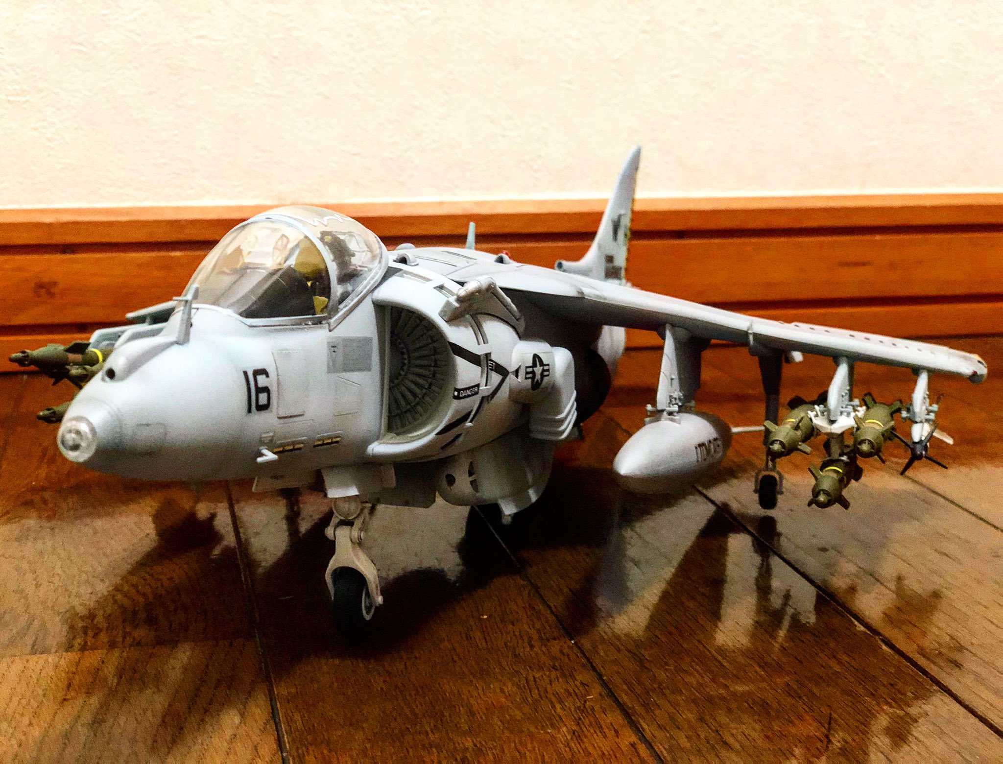 トランペッター 1/32 アメリカ海兵隊 AV-8B ハリアーII | www