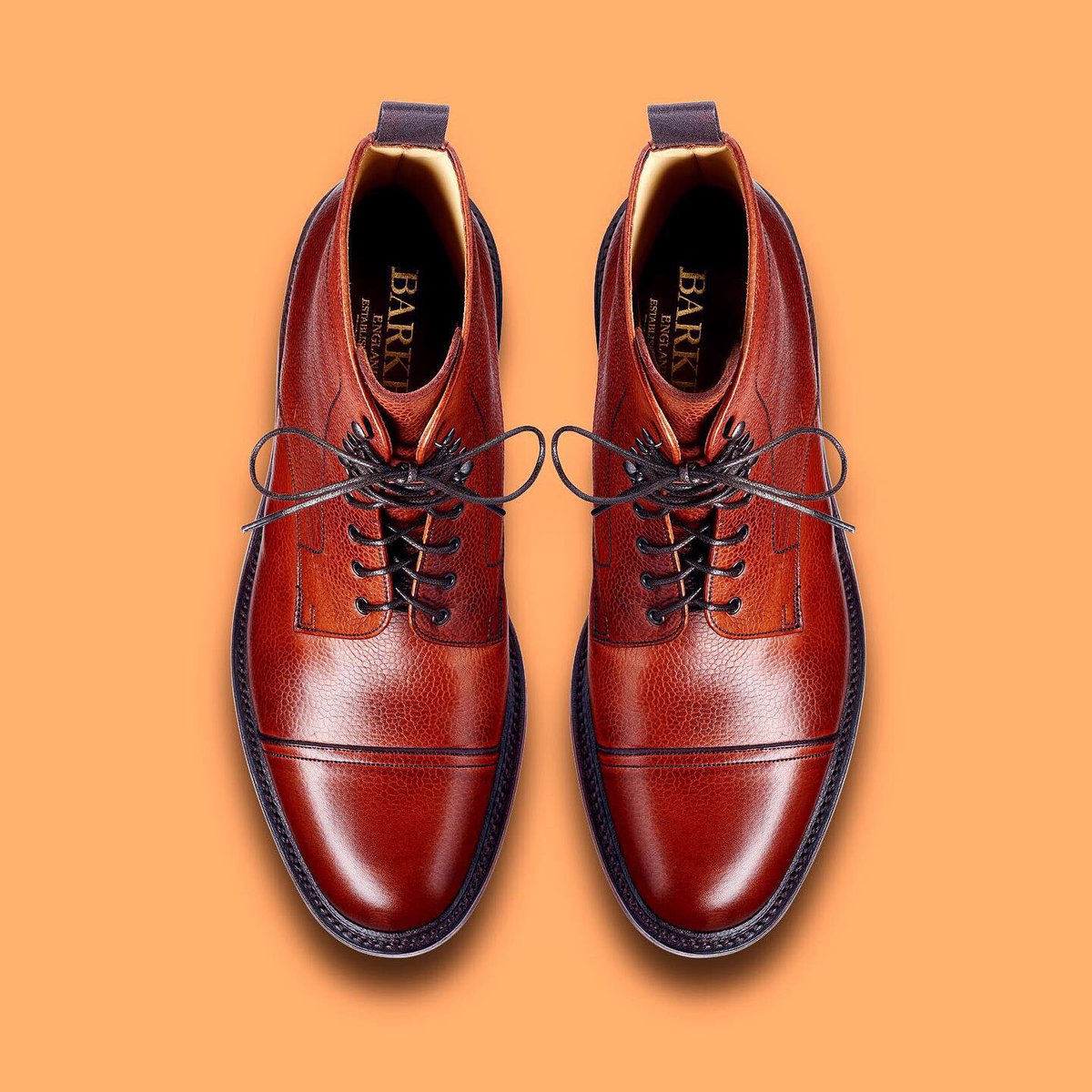 UNMUTE_URSELF's tweet photo. We spotted a legendary street style inspired by military and built suitable for all conditions with a durable dianite sole. Meet DONEGAL😁#igasp #igaspofficial #barkerboots #somethingnew #whatsnew #solidbootchoice #streetfashion #mencasualstyle #casualfriday #gentwithcasualstyle https://t.co/n6WVaxqVWt