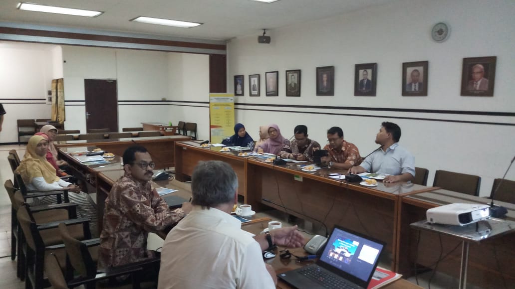 BF_Indonesie's tweet photo. Interesting and fruitfull discussion between #eRcane and #P3GI talking about cane varieties ! https://t.co/MSs7rndO1J