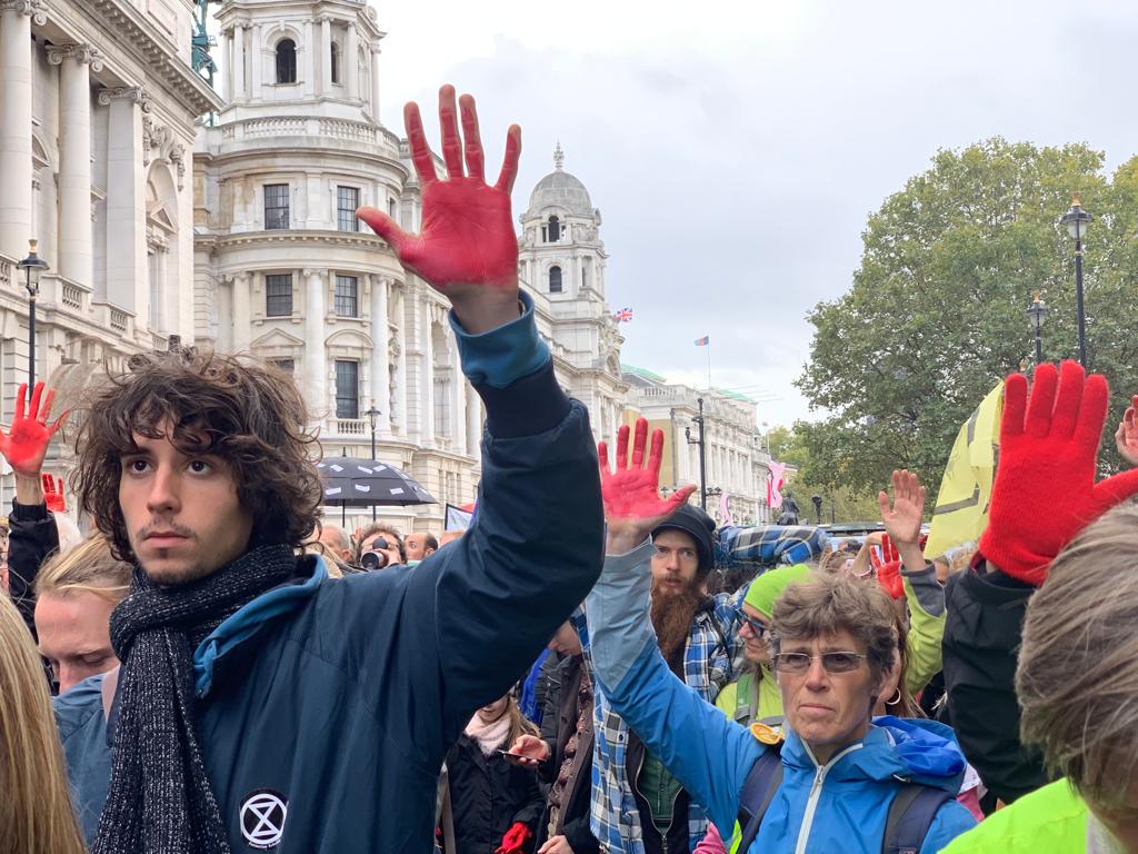 XRLondon's tweet photo. The British government has been caught red handed.
It subsidises fossils fuels more than any other European country
The government funds the climate emergency. It supports fossil fuels firms against all of us & our children.
https://t.co/d9Mn1p5gYy
#ExtinctionRebellion https://t.co/loNVSTHvn3