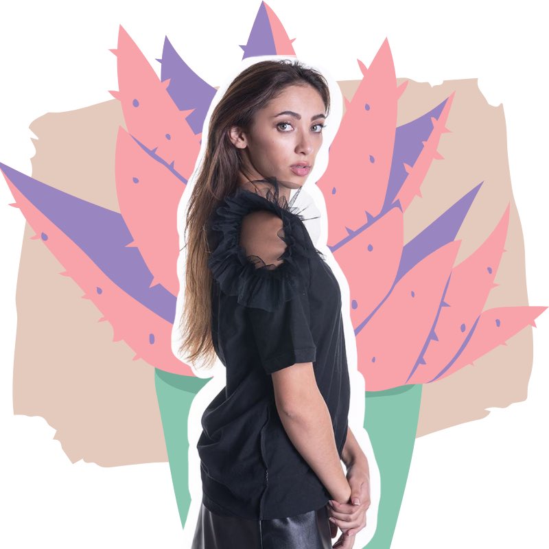 The ruffles you didn’t know you needed until now 🖤

#wearsa