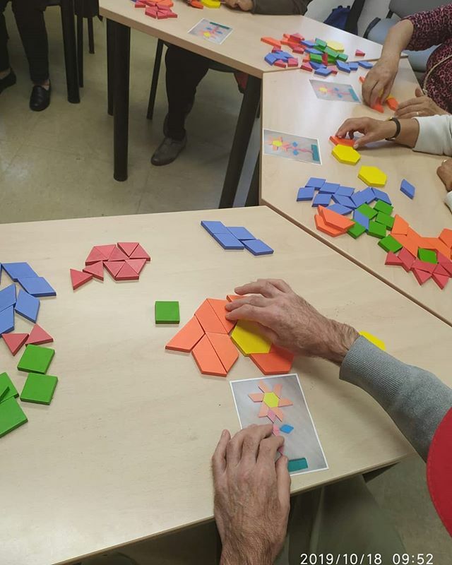 afamostoles's tweet photo. Ponemos color a los días lluviosos #destrezasmanipulativas #percepción #terapiaocupacional #afamso https://t.co/VnUws0r5Xj https://t.co/GEZABBGVwT