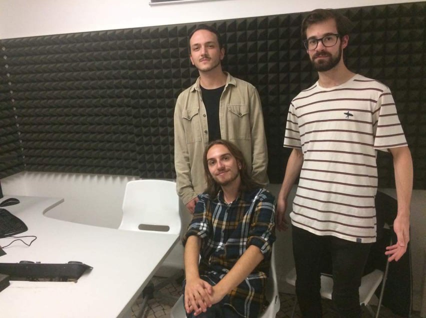 hugogeada's tweet photo. e estes meninos tão bonitos que hoje vão estrear o novo podcast do Sons Psicadélicos Para Toda a Família na @radiozero? Sintonizem às 17h https://t.co/O458MB5sXq