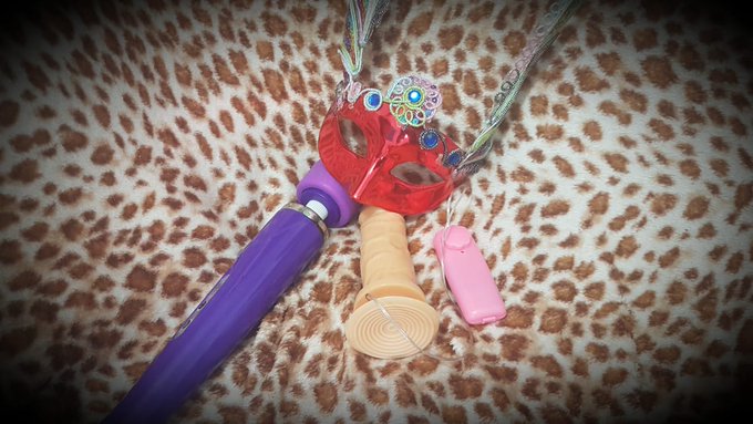 Meus brinquedinhos... To aceitando presentes pra aumentar a cole&ccedil;&atilde;o 😈 https://t.co/S8Zf4rG4N5 Hoje tem<a href="/tag/ter%C3%A7adosdecotes"class="tags"><span>#ter&ccedil;adosdecotes</span></a>