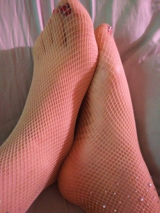 #Fishnets #Footfetish #Sexytoes https://t.co/uQubGa4Kwy<a href="/tag/fishnets"class="tags">#Fishnets</a><a href="/tag/footfetish"class="tags">#Footfetish</a><a href="/tag/sexytoes"class="tags">#Sexytoes</a>