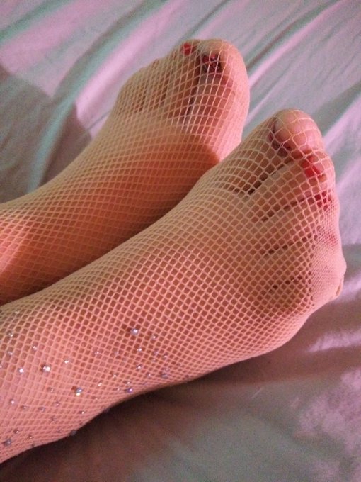 #Fishnets #Footfetish #Sexytoes https://t.co/uQubGa4Kwy<a href="/tag/fishnets"class="tags">#Fishnets</a><a href="/tag/footfetish"class="tags">#Footfetish</a><a href="/tag/sexytoes"class="tags">#Sexytoes</a>