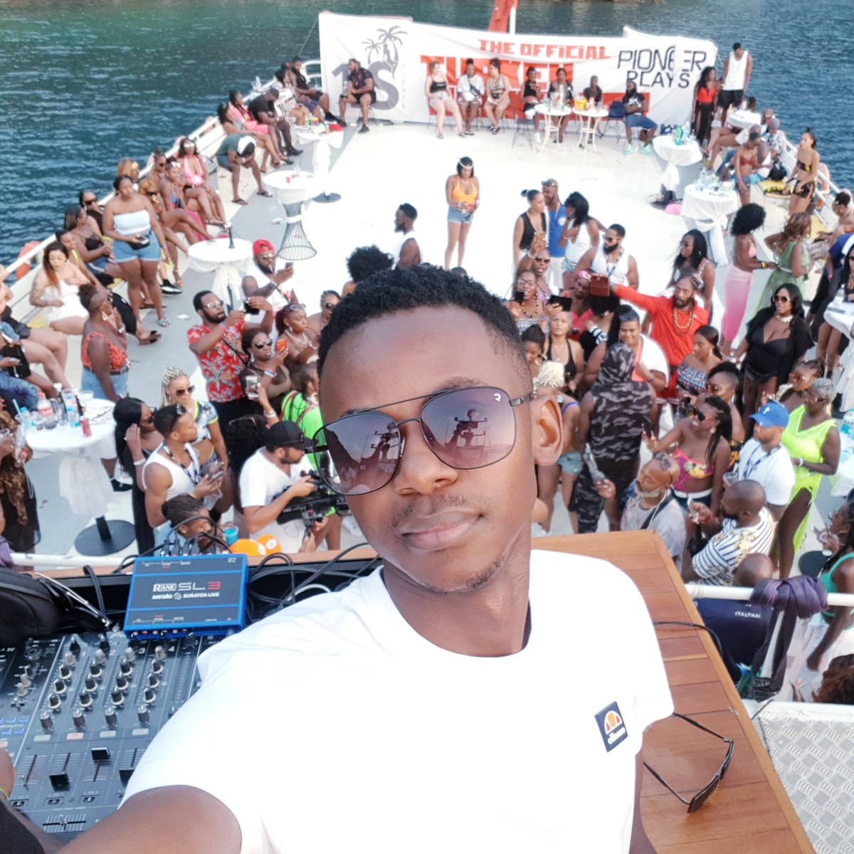 Nollzuss's tweet photo. There's nothing quite like boating on a hot summer day ... party on a boat #TurkeyWeekender https://t.co/Q6tVdo1XSj