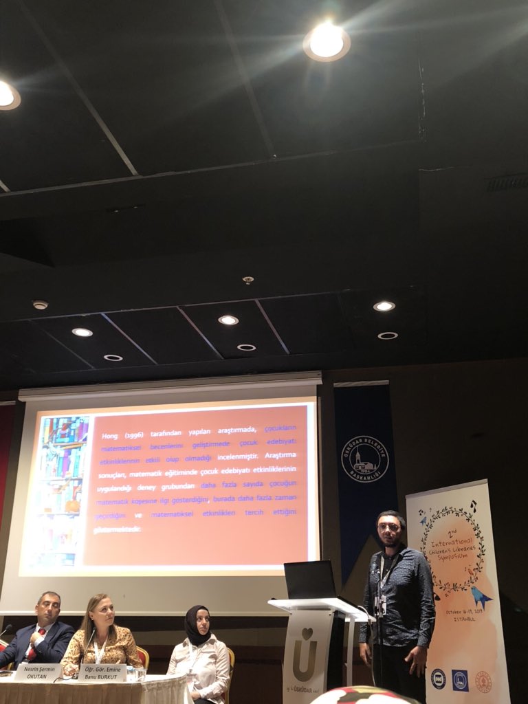 Childlibraries's tweet photo. Öğleden sonraki oturumlarımızın ilki Marmara Üniversitesi Bilgi ve Belge Yönetimi Bölümü Dr. Öğr. Üyesi Bahattin Yalçınkaya moderatörlüğünde Öğr. Gör. Emine Banu Burkut, Nermin Şermin Okutan, Uzm. Psk. Nihan Temiz ve Dr. Serhat Tek’in sunumlarıyla gerçekleşmektedir. 
#icls2019 https://t.co/w9Qe6bETGd
