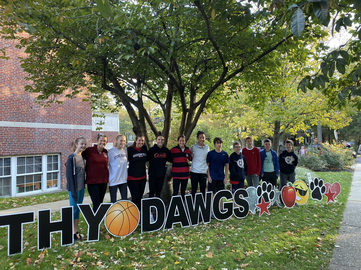 EmmeProbst's tweet image. #healthydawgs starting off the day right with a fun run! Wellness Day 2019! @HMSMrsMiller @HaddonfieldMS @HmhSfieldhockey