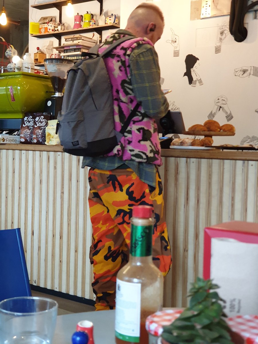 MattBisogno's tweet photo. Almost didn't see this guy, his camouflage being so good...
#onlyinhackney https://t.co/HulB7dSwEB