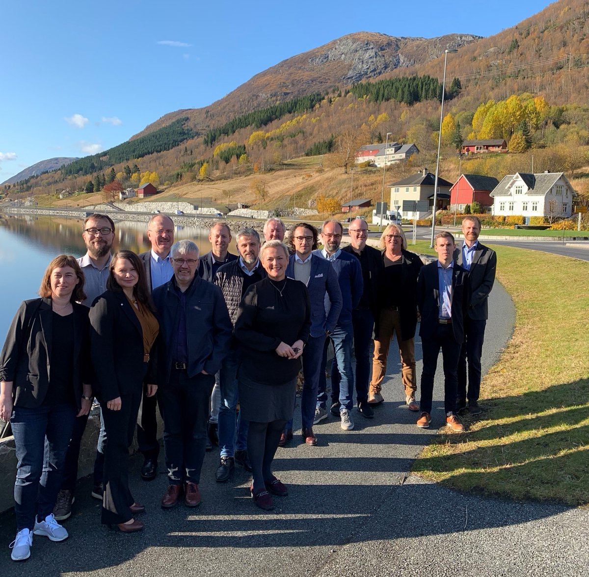 Tidlegare IT Forum Sogn og Fjordane vart i dag skipa som ei ny foreining: IT Forum Vest. 
Imponerande historie - spanande framtidsplanar
it-forum.no