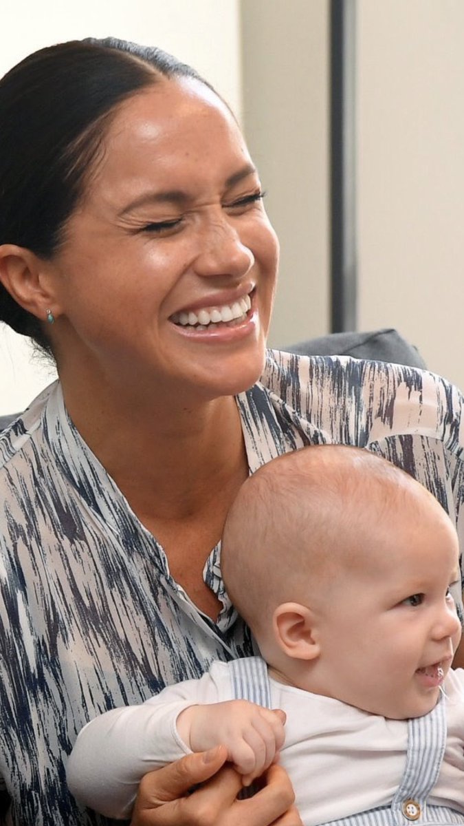 mirandagousley's tweet photo. May you have more reasons to laugh &amp; smile everyday. #WeLoveYouMeghan ❤️❤️ https://t.co/bgBCFbewQg