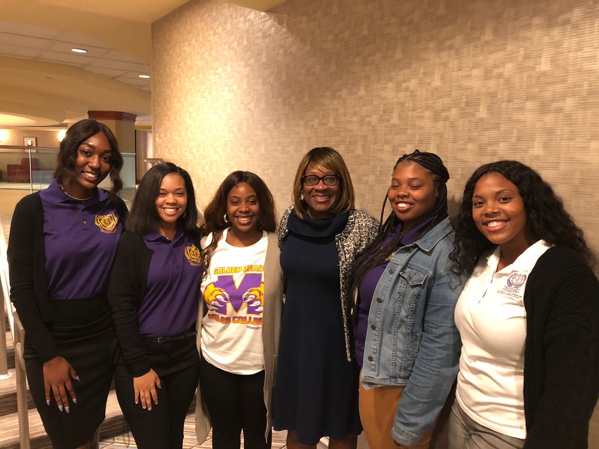 So proud of our Miles College scholars who received scholarship to attend Thurgood Marshall Leadership Conference in DC. Thanks <a href="/Apple/">Apple</a> &amp; my good friend Lynn Stanfield! <a href="/MilesCollege/">Miles College</a> <a href="/GoldenBearsofMC/">Miles Golden Bears</a> <a href="/MilesBhamAlumni/">Miles College Birmingham Alumni Chapter TM</a> <a href="/miles_sga/">Miles College SGA</a> <a href="/MilesCollegeSGA/">Miles College</a>
