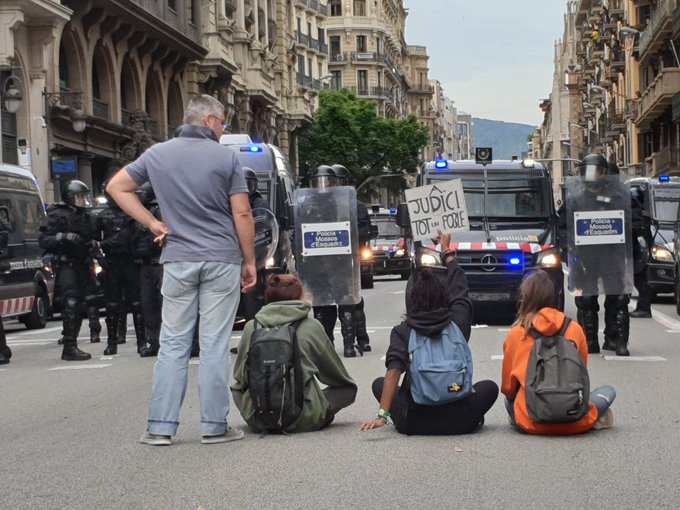 Voir l'image sur Twitter