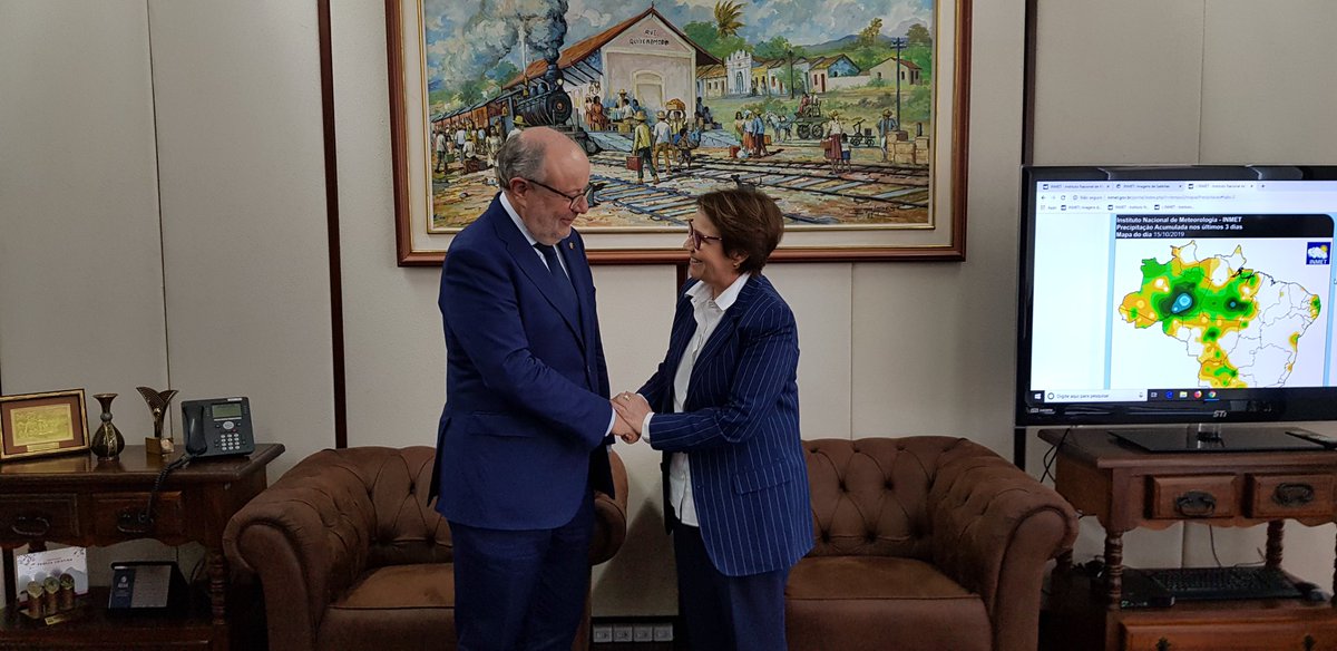 GarciaCasasF's tweet image. Reunidos com Ministra @TerezaCrisMS. Conversa produtiva s/relaçoes e cooperação 🇧🇷🇪🇸no setor agropecuário, ciclo  lavoura-gado-floresta sustentável e s/acordo União Europeia-Mercosul. Muito por fazer juntos! @MAECgob @mapagob @CamaraEspanhola @Min_Agricultura @UEnoBrasil @ICEX_