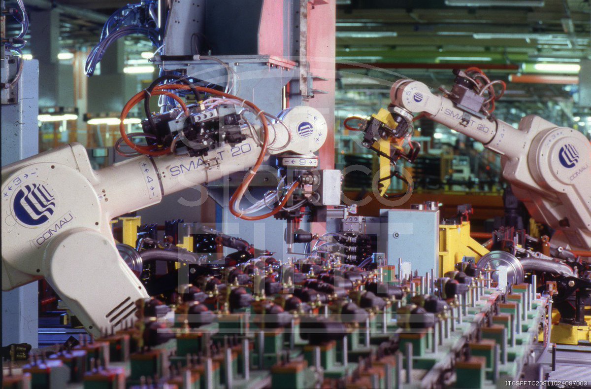 1989. Stabilimento Fiat Cassino - robot Comau