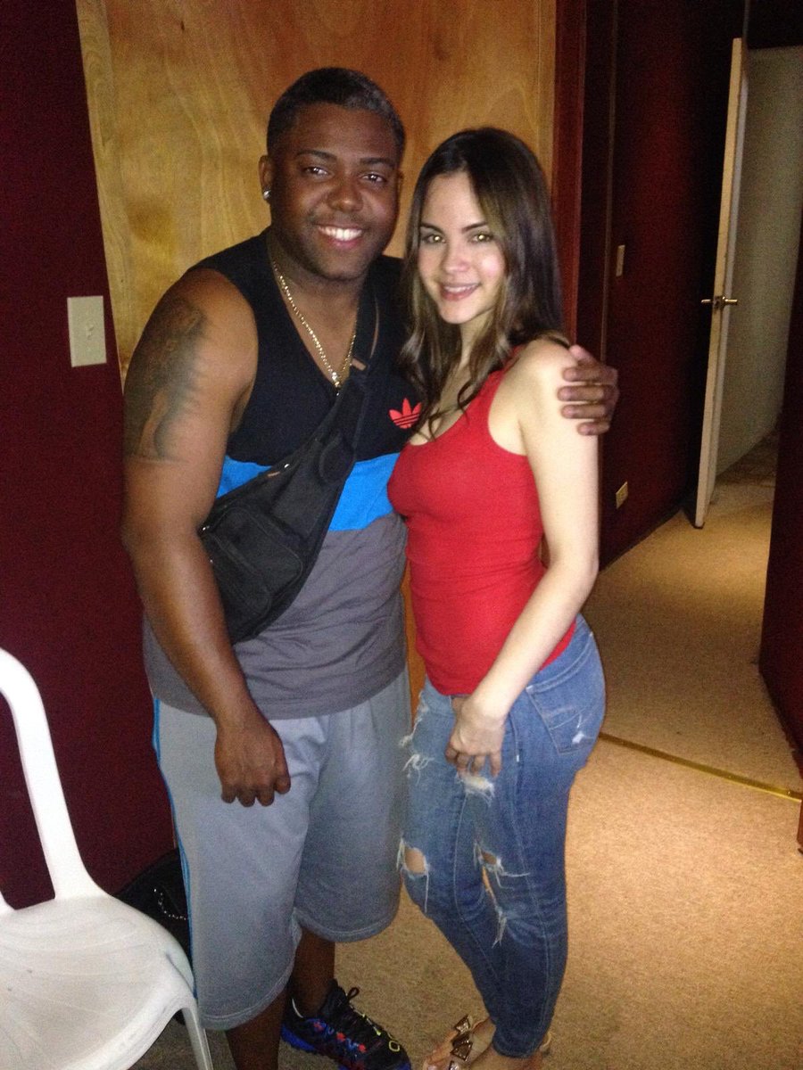 BobbyVoicePR's tweet image. Ella es mia personal desde mucho antes q se pegara jajaja @NattiNatasha #bobbyvoice #FlashbackFriday