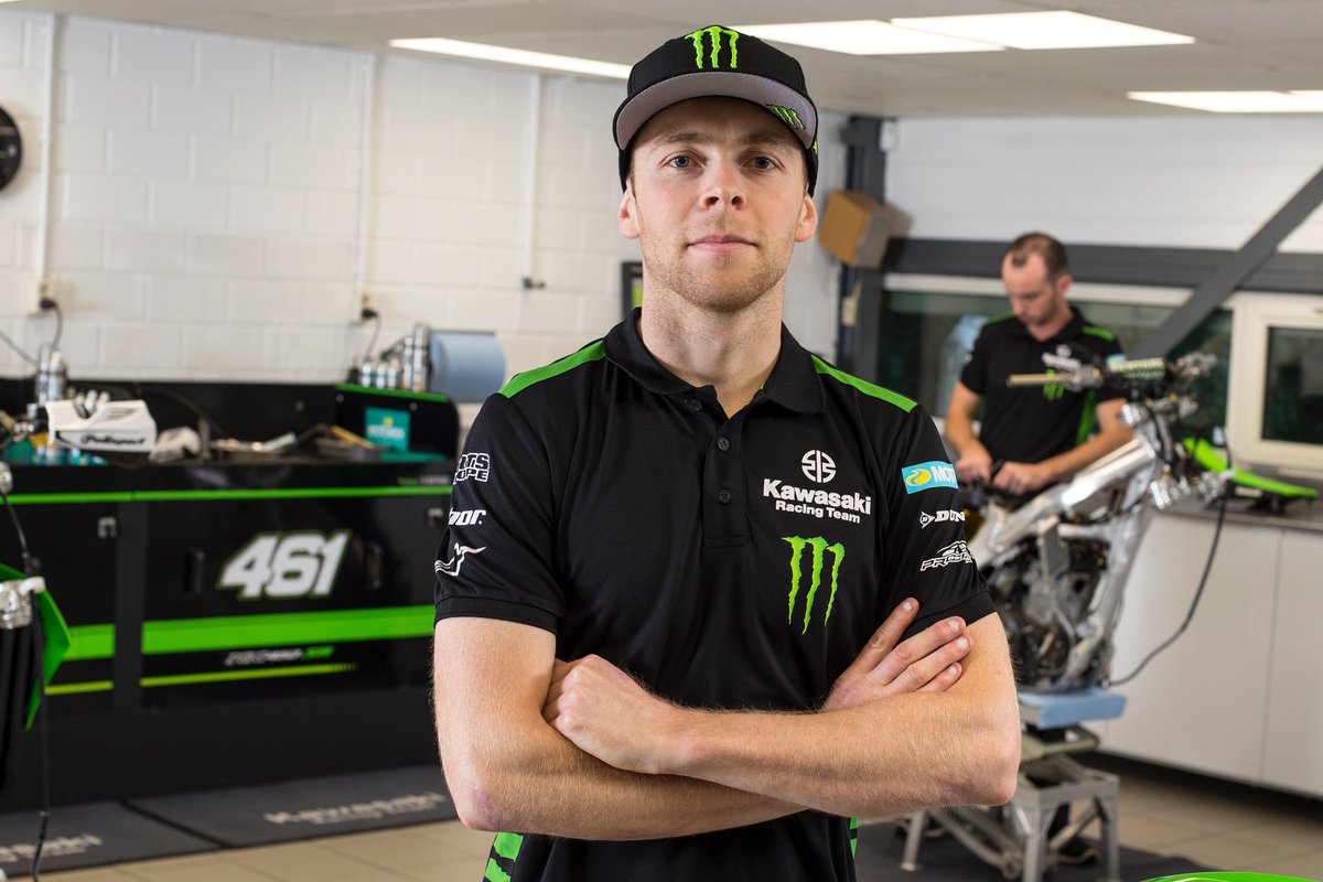 mxgp's tweet photo. Some of the latest shots of @RFebvre461 in green ;-) visiting Kawasaki Racing Team MXGP
Photo: @RaceKawasaki
#MXGP #Motocross #MX2020 https://t.co/uBlm0x9ZCe
