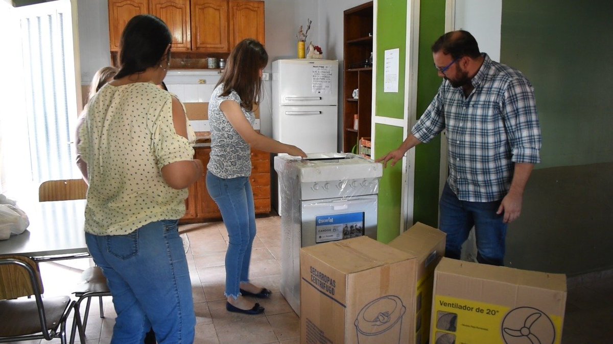 revistacodigos's tweet photo. #Posadas: adquirieron nuevos equipamiento para el Centro Integral de la Mujer.@posadasequidad, @AngeFerreiraOk. 
https://t.co/pOIZVeV4Jq https://t.co/XpfIttVArv